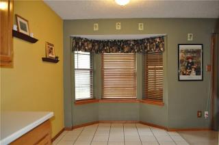 322 Beatty Dr, Grand Prairie TX  75052-6403 exterior