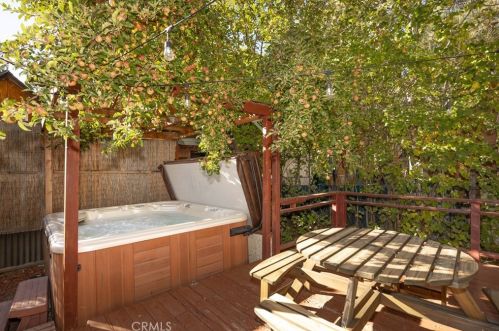 1117 Rainbow Blvd, Big Bear City CA  92314-9383 exterior