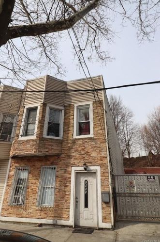 1955 Hunt Ave, Bronx, NY 10462-3200