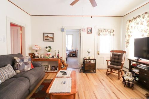 10 Smith St, New Britain CT 06053-3621 exterior