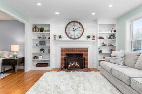 49 Sandy Ln, Dover NH  03820-5900 exterior