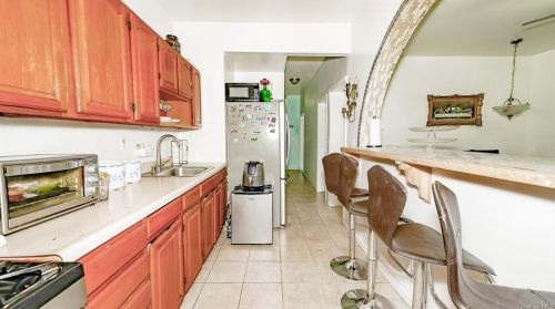 312 169th St, Bronx NY  10452-7701 exterior