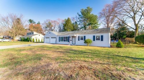 54 Woodbridge Rd, Glastonbury CT  06033-2925 exterior