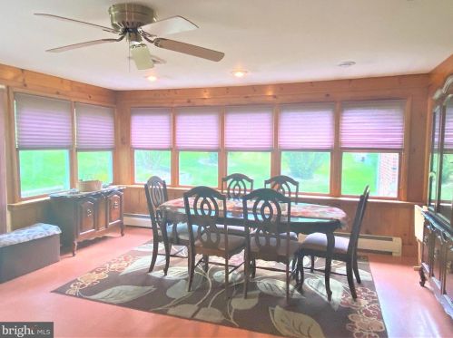 2122 Edgewood Ave, Easton PA  18045-2216 exterior