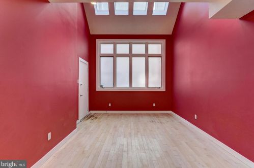 2417 Grays Ferry Ave, Philadelphia PA  19146-2450 exterior