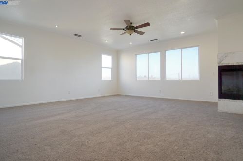 682 Vasconcellos Ave, Manteca CA  95336-8546 exterior