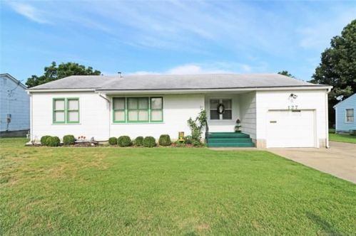 127 Avondale Ave, Bartlesville, OK 74006-1802