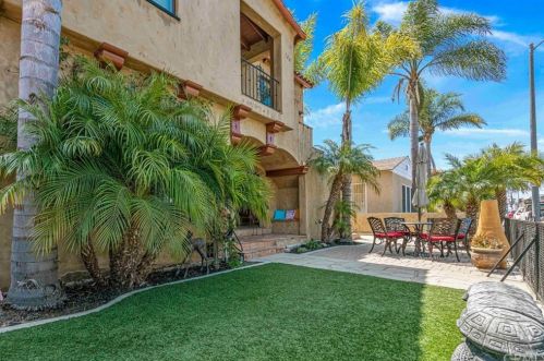 122 Nieto Ave, Long Beach, CA 90803-3355