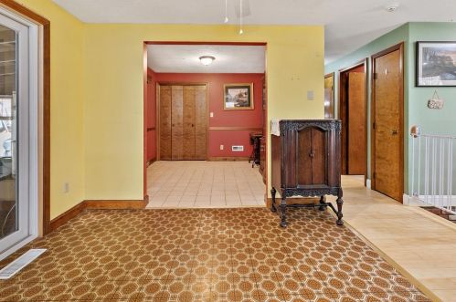 6 Happy Holw Rd, Danville NH  03819-3100 exterior