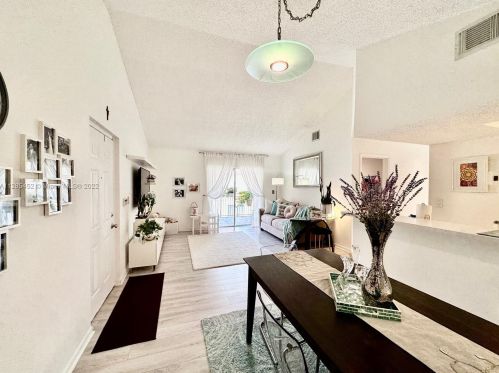 18860 57th Ave, Hialeah, FL 33015-7028