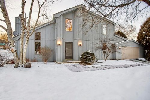 741 Crestwood Dr, Waukesha, WI 53188-4447