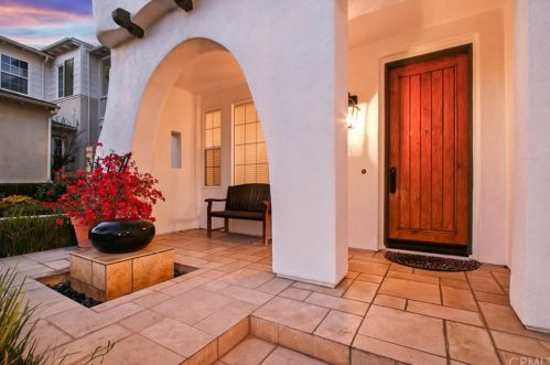 24613 Garland Dr, Santa Clarita CA  91355-4962 exterior