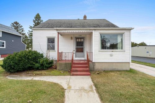 1609 22nd St, Two Rivers, WI 54241-2544