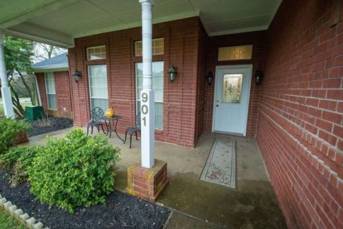 901 Greenbriar Ave, Keene, TX 76059-2012