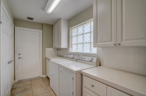 10652 Hartwick Dr, Fort Pierce FL  34987-1923 exterior