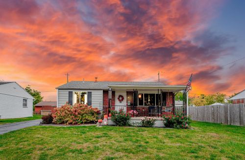 622 Brookdale Dr, West Jefferson, OH 43162-1004