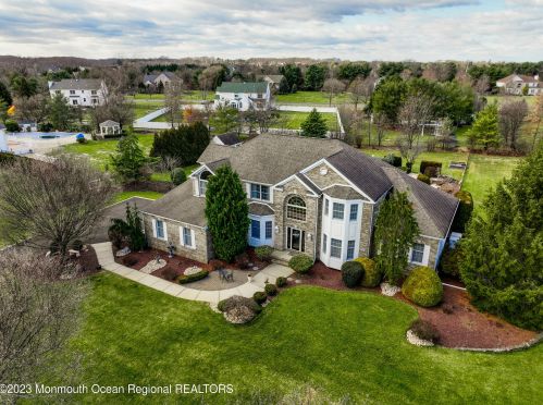 59 Summit Dr, East Freehold, NJ 07728-9036