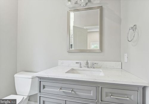 209 River Bend Rd, Great Falls VA  22066-4141 exterior