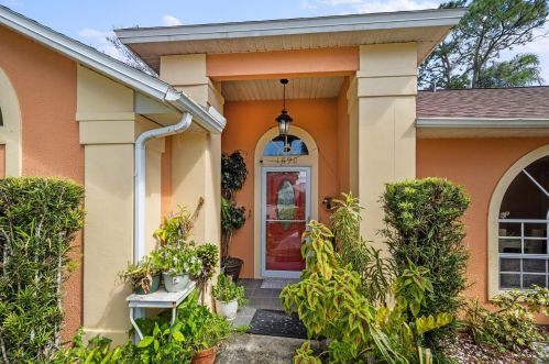 1690 Whitmore St, Sebastian, FL 32958-6059