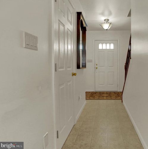 6550 Baywood Dr, Harrisburg PA 17111-6894 exterior