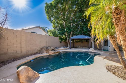 16025 18 Dr, Phoenix AZ  85045-1774 exterior