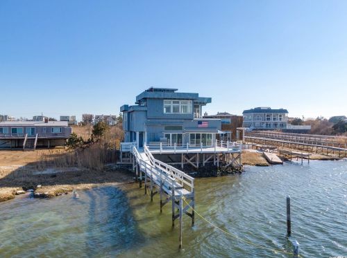 358 Dune Rd, West Hampton Beach, NY 11978-2900