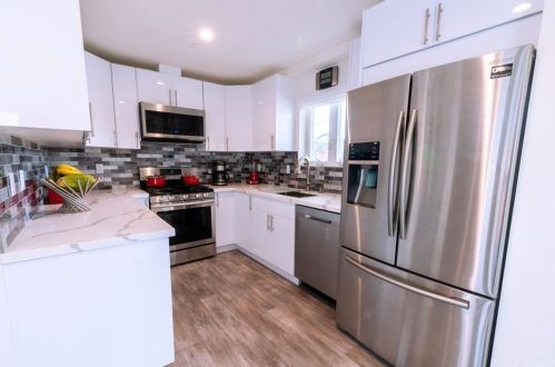 6160 Pacific Coast Hwy, Redondo Beach CA  90277-5907 exterior