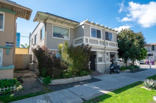 702 3rd St, Long Beach, CA 90802-3301