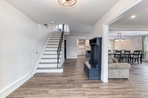 17 Harbor Oaks Dr, San Remo NY  11754-1012 exterior