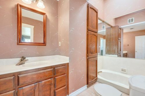 1836 Roble Ave, Modesto CA  95354-1614 exterior