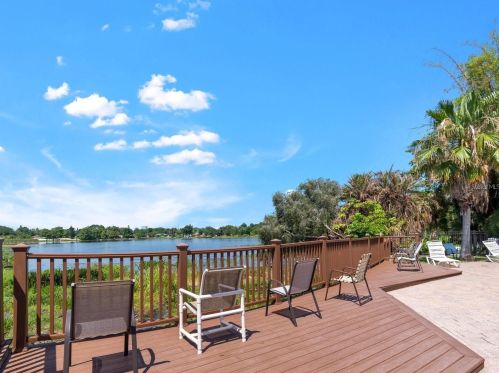 2852 Plaza Terrace Dr, Orlando FL 32803-2813 exterior