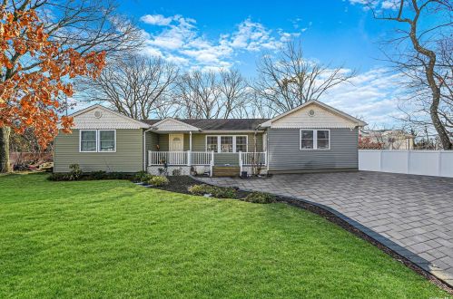 200 Sammis Ave, Deer Park, NY 11729-6815