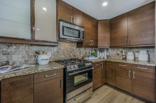 1172 Fay St, Redwood City CA  94061-2241 exterior