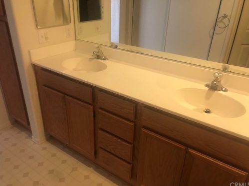 13773 Brynwood St, Victorville CA  92392-7921 exterior