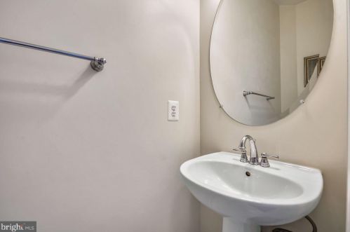 6102 Popes Creek Pl, Haymarket VA  20169-5421 exterior