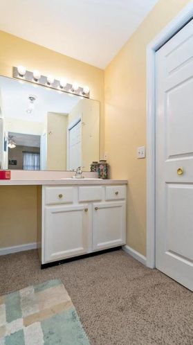 8041 Cross Creek Cir, Breinigsville PA  18031-1327 exterior