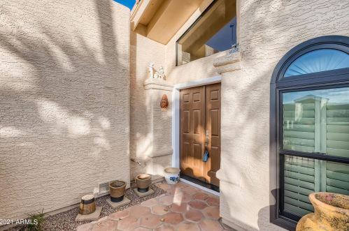 10722 Navajo Pl, Chandler, AZ 85248-9206