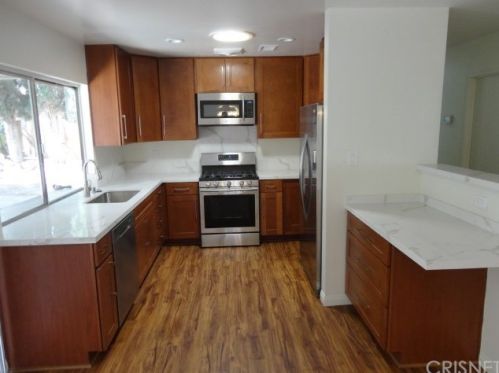 29333 Abelia Rd, Santa Clarita, CA 91387-2254