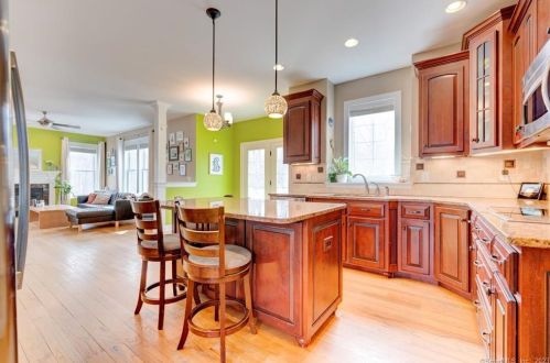 14 Farm Ridge Rd, Unionville CT  06013-2018 exterior