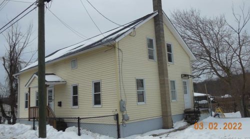 34 Mathewson St, Norwich, CT 06351-2208