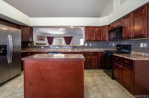 2064 Desert Palms Dr, Bullhead City AZ  86426-8803 exterior