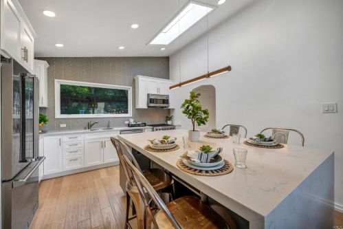 30 Bella Vis Ave, Tiburon CA 94920-2415 exterior