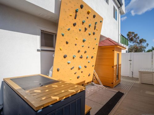 2420 Upas St, San Diego CA  92104-4049 exterior