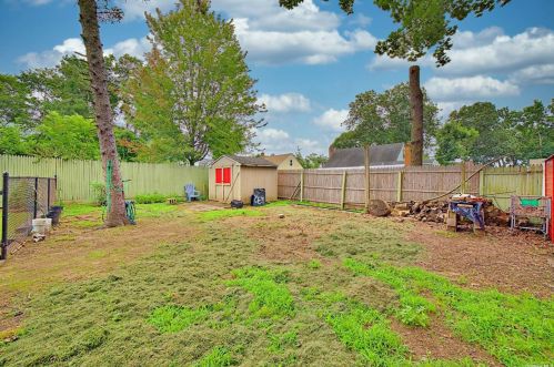 232 Crombie St, Huntington Station NY  11746-1504 exterior