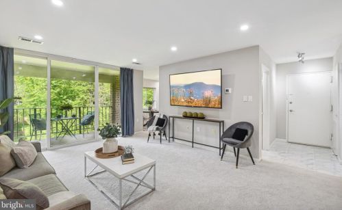 1527 Northgate Sq, Herndon, VA 20190-3763