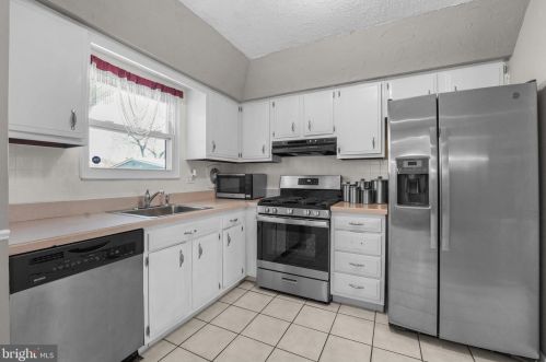 3027 Byberry Rd, Philadelphia PA  19154-1842 exterior