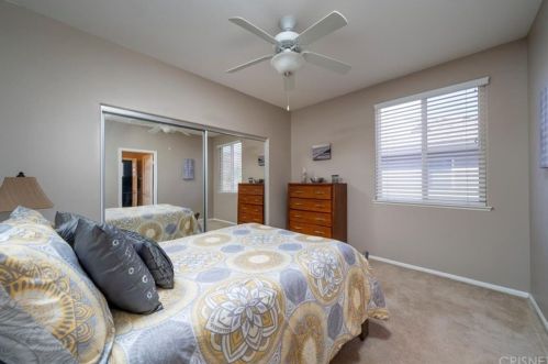 29236 Discovery Ridge Dr, Santa Clarita CA  91390-5761 exterior