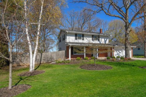 472 Skyline Blvd, Green Bay, WI 54302-4045