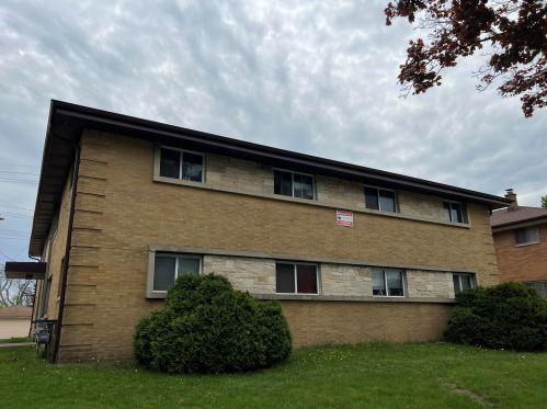 7825 Hampton Ave, Milwaukee, WI 53218-4608