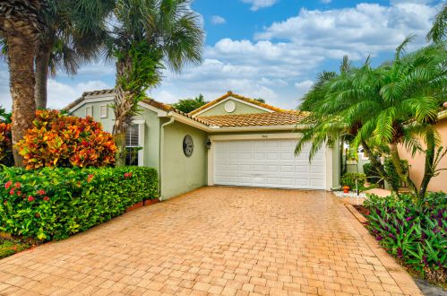 7446 Granville Ave, Boynton Beach, FL 33437-6506